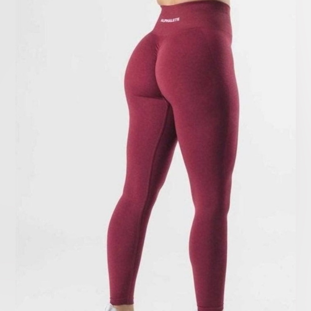 Alphalete Amplify Leggings in Wisteria